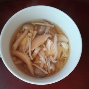 うま味×旨み＝極ウマ！きのこと鶏肉の中華スープ